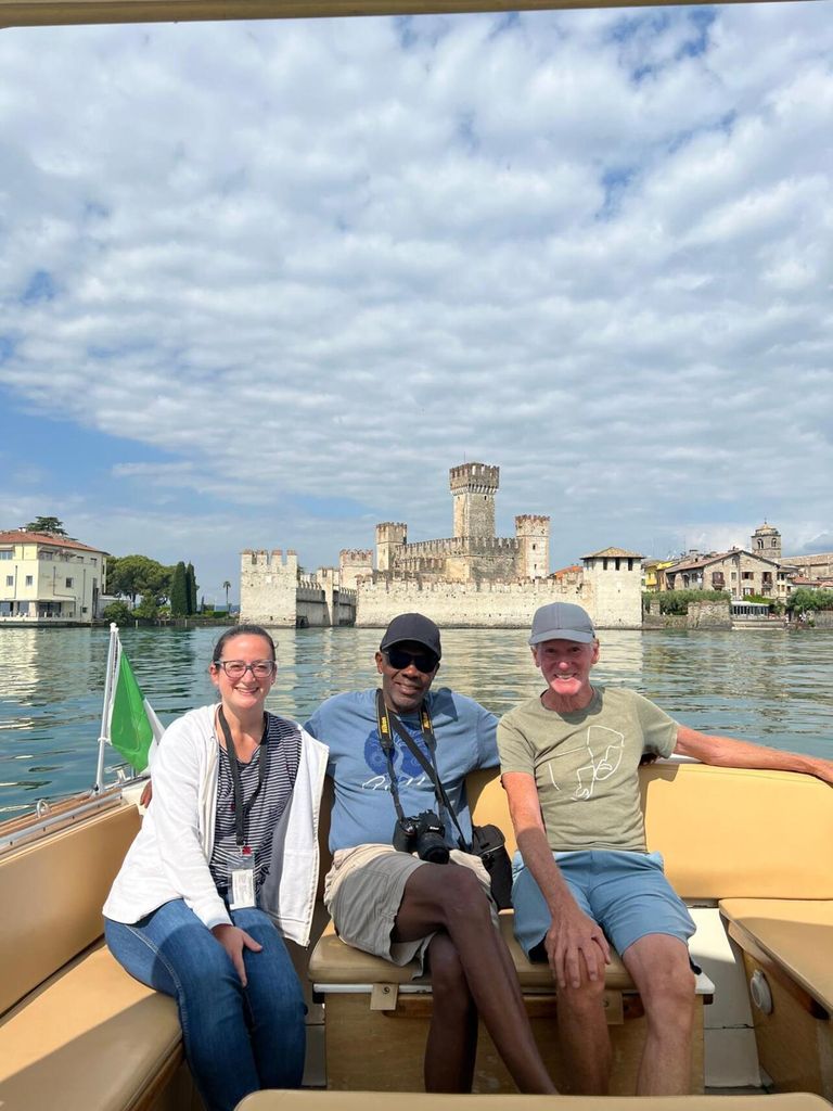 Von Verona: Sirmione mit dem Boot und Amarone – Ganztagestour