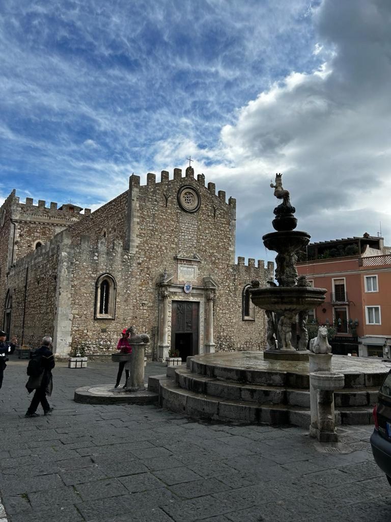 Von Catania: Taormina, Savoca und Castelmola Tour mit Mittagessen