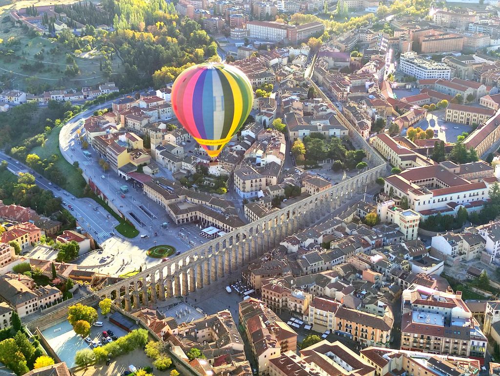 Segovia: Heißluftballonfahrt mit optionalem Transfer
