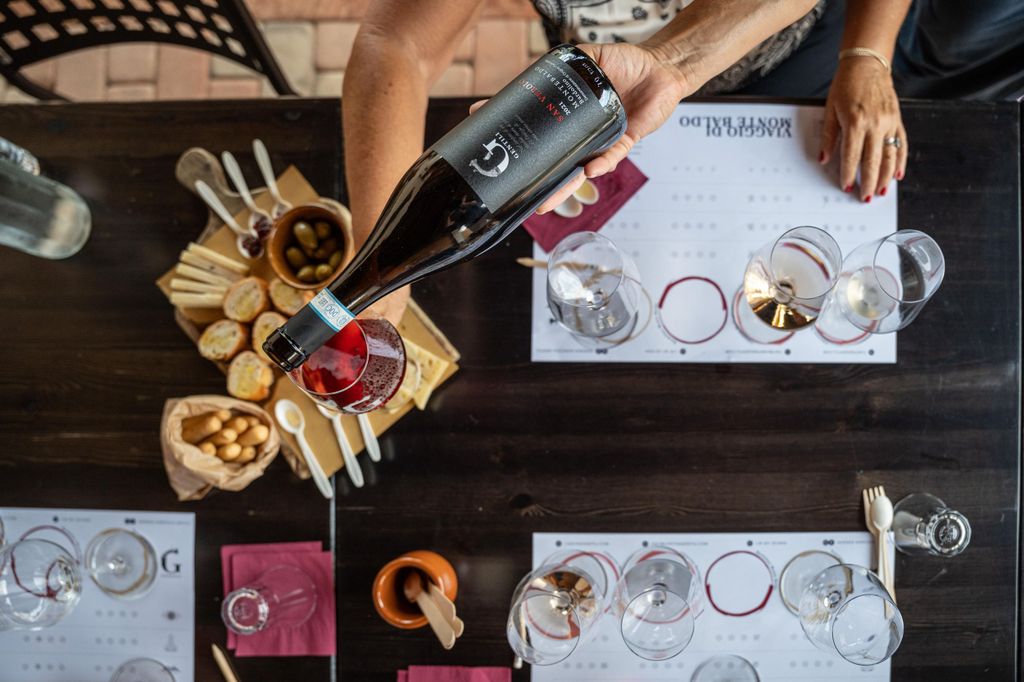 Verkostung im Weinkeller, Caprino Veronese, Pesina