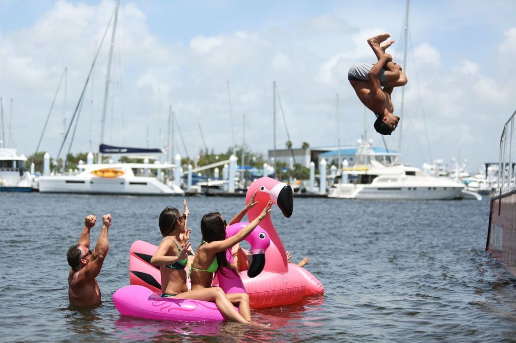 West Palm Beach: Sip & Dip Cruise