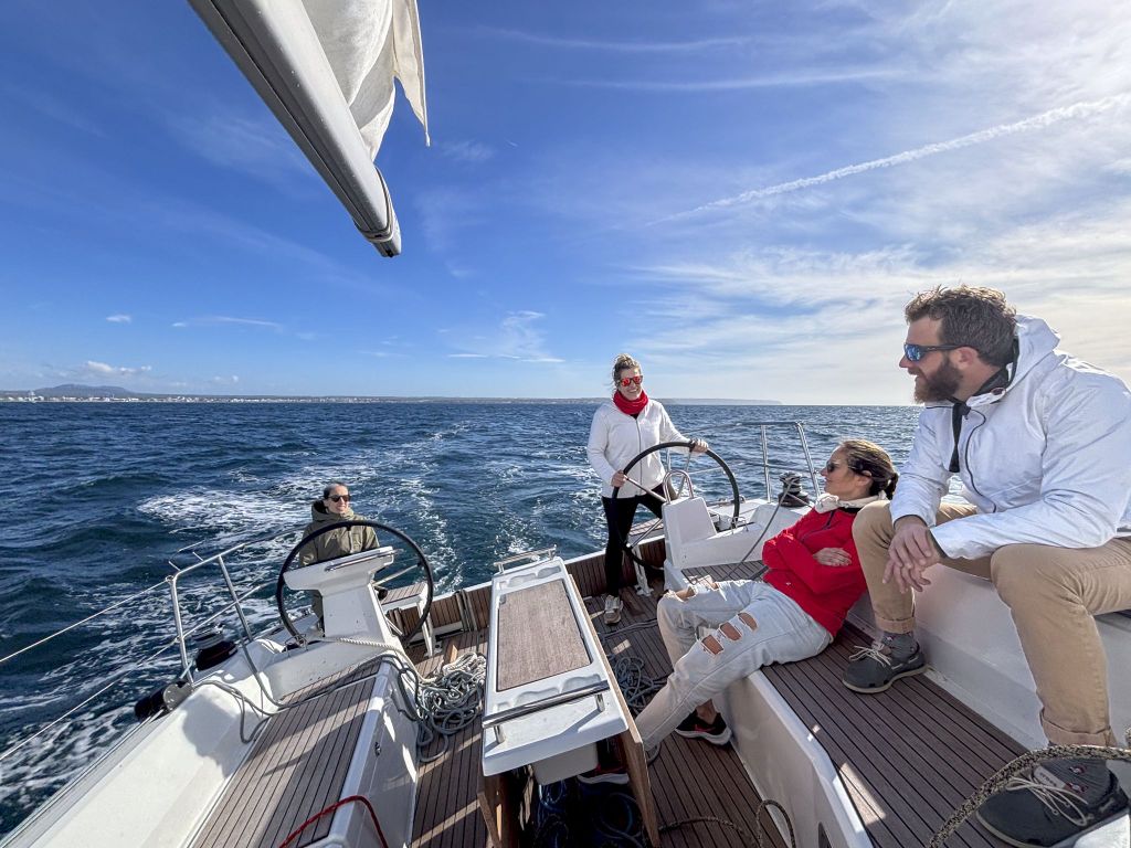 Lerne mit deiner Familie in La Playa de Palma segeln