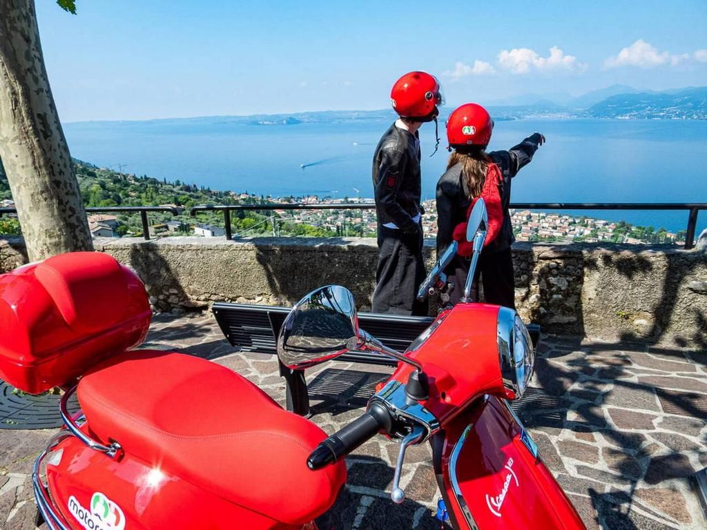 Desenzano del Garda: Vespa-Tour mit App am Gardasee