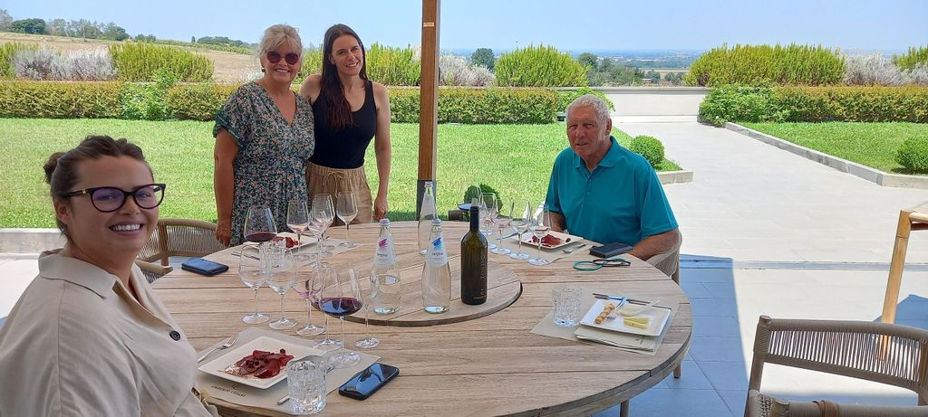 WINE EXPERIENCE & DOZZA - Private Day Tour ab Ravenna