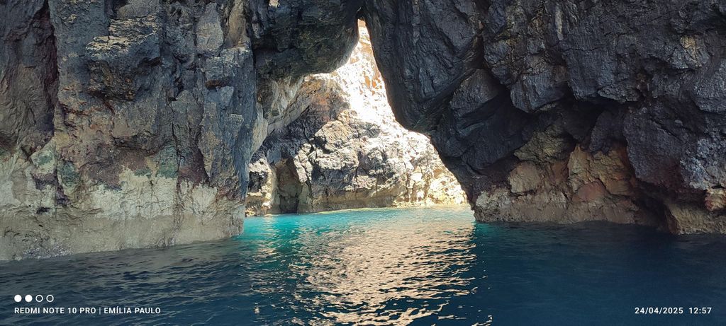 Sesimbra: Bootstour zu versteckten Naturschätzen mit einem lokalen Fischer