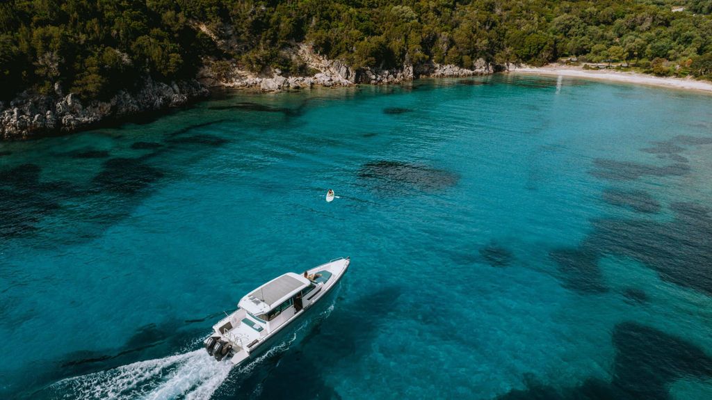 Korfu: Private Ganztageskreuzfahrt zu den Inseln Paxos und Antipaxos