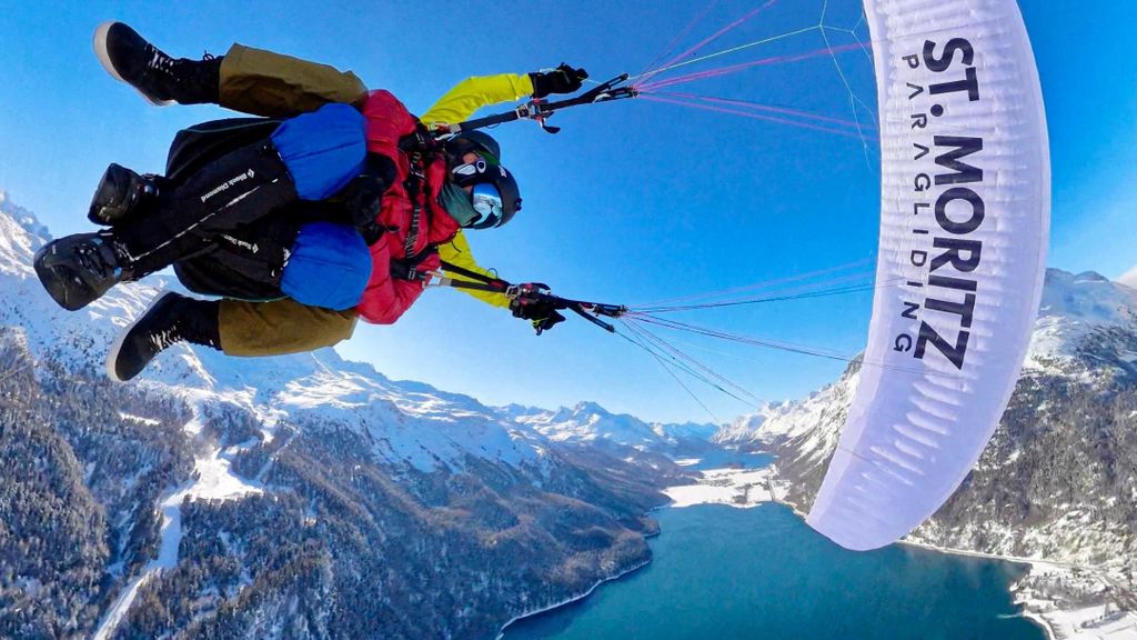St. Moritz: Tandem-Gleitschirmflug-Erlebnis