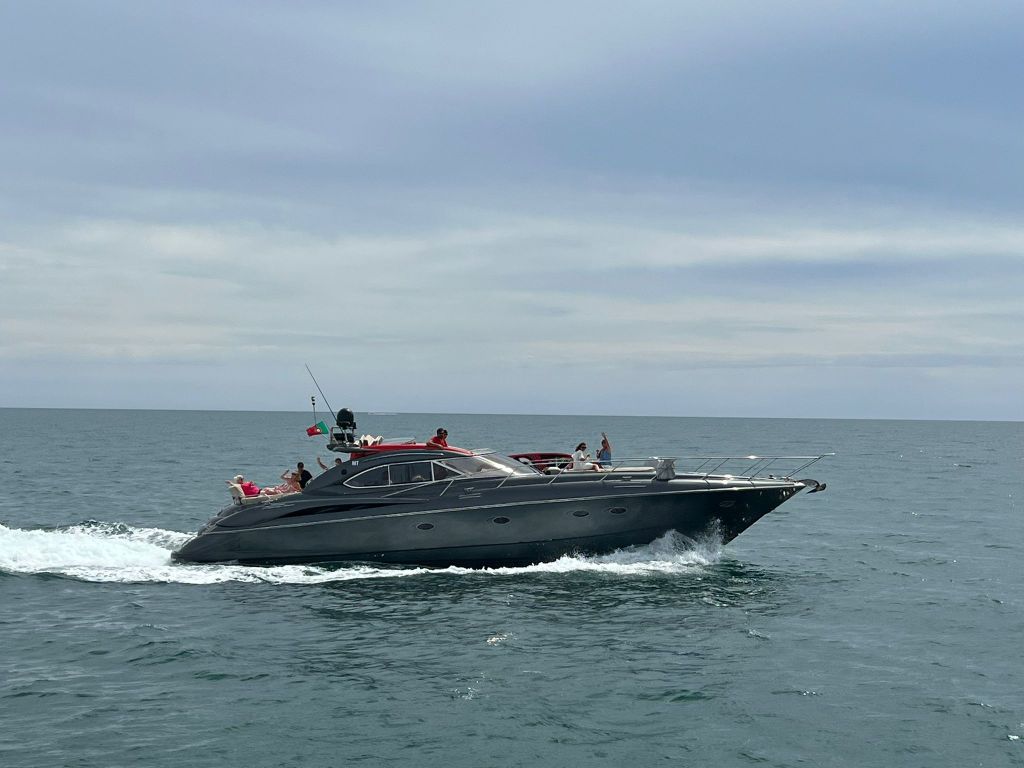 Vilamoura: Private Yacht-Kreuzfahrt mit Drinks & Bites