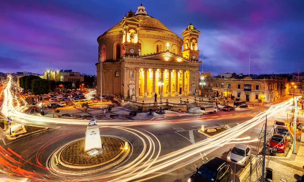 Malta: Bustour bei Nacht mit audiovisueller Show