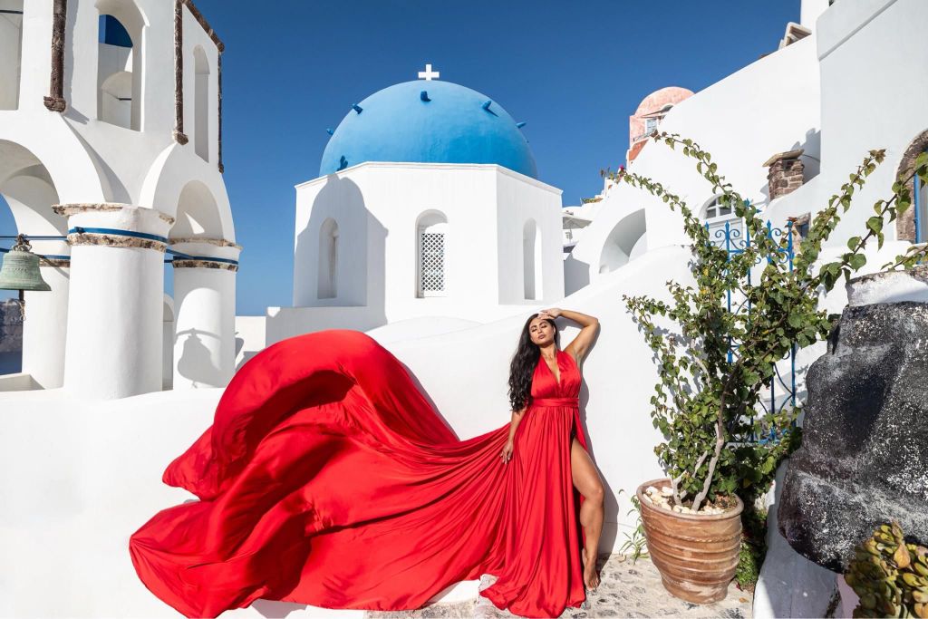 Santorin: Fotoshooting mit fliegendem Kleid **Kleid inklusive**