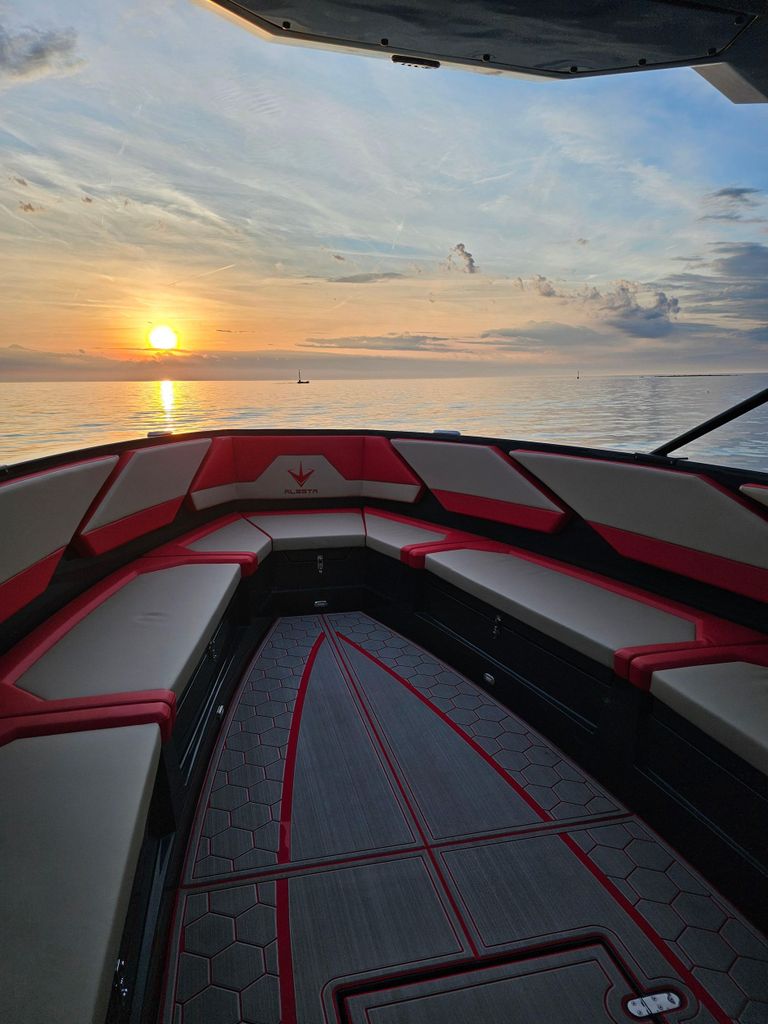 Poreč: Private Delfin-Safari bei Sonnenuntergang auf einer Jacht