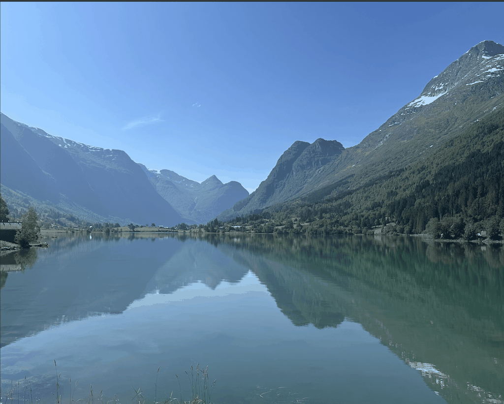 Olden: Private Tour zum Briksdal-Gletscher & Seen mit Troll Car