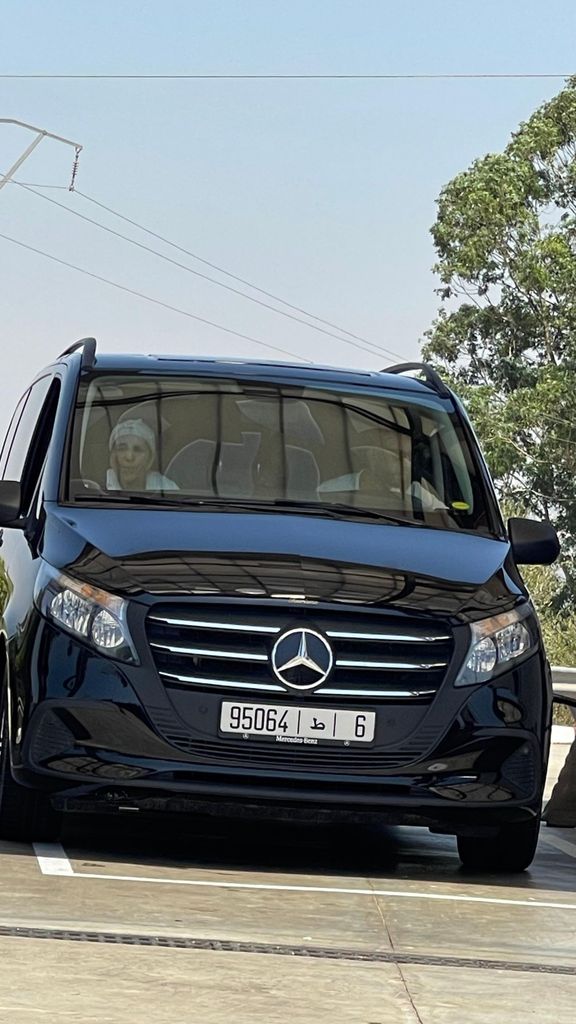 Luxuriöser Mercedes mit 7 Sitzen zu deinen Diensten