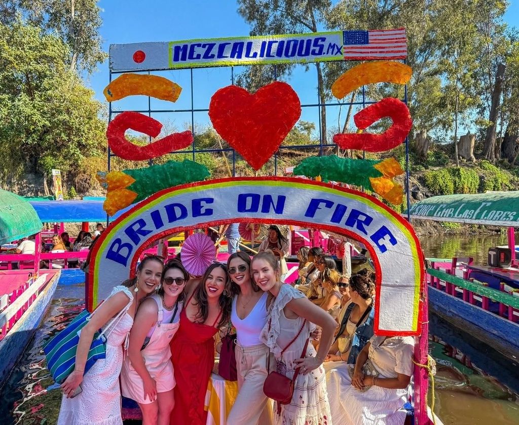 Mexiko-Stadt: Bootsparty in Xochimilco mit unbegrenzten Drinks