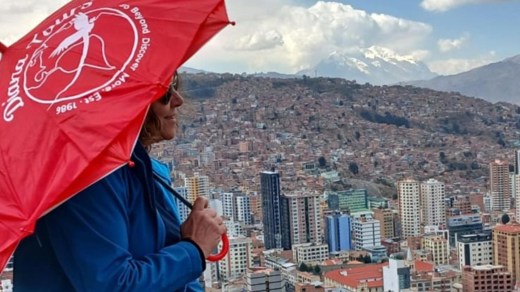 La Paz: Privatfahrzeug & Guide. Stadtführung + Mondtal