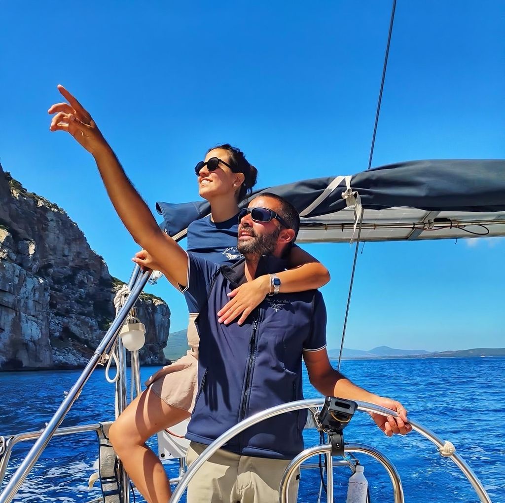 Alghero: Segelboot-Trip mit Mittagessen - 15m Segelboot