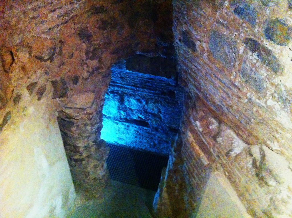 Toledo: Antike unterirdische Stadtführung auf Spanisch