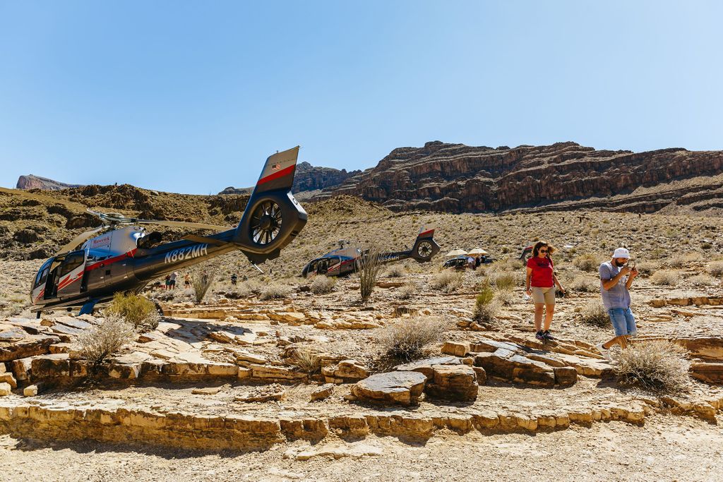 Von Las Vegas: Grand Canyon Helikopter-Tour mit Champagner