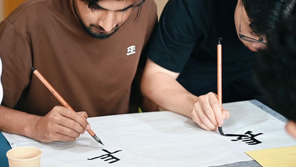 Wuhan: Wolkenkalligrafie-Workshop mit Tee- und Kunstzeremonie