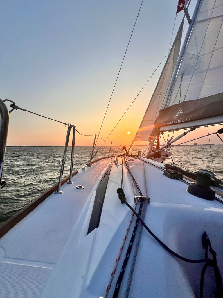 Charleston: Privater BYOB-Segelcharter bei Tag oder Sonnenuntergang