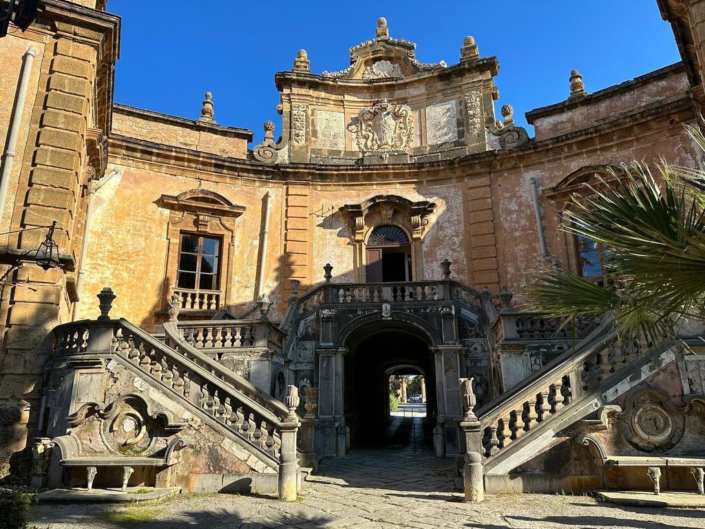 Bagheria: Villa Palagonia Guided Tour