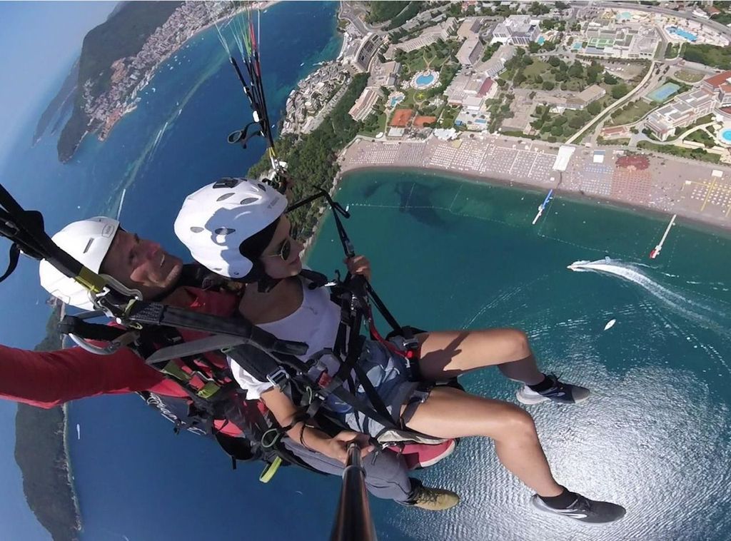 Tandem-Paragliding in Budva mit erfahrenen Piloten/All-inclusive