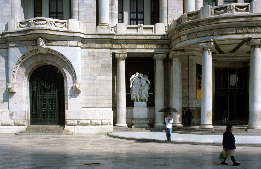 Mexiko: Der Eingang zum Palacio de Bellas Artes