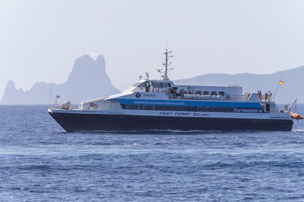 Formentera: Entdecke unser Fast-Ferry-Paket + E-Bike.