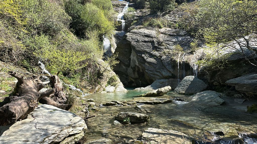 Winterabenteuer am Berg Tomorr & Wasserfall Bogovë mit dem Geländewagen