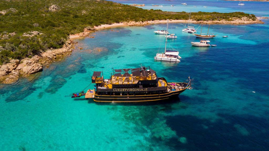 Ab Cannigione: Bootsfahrt zum La Maddalena Archipelago