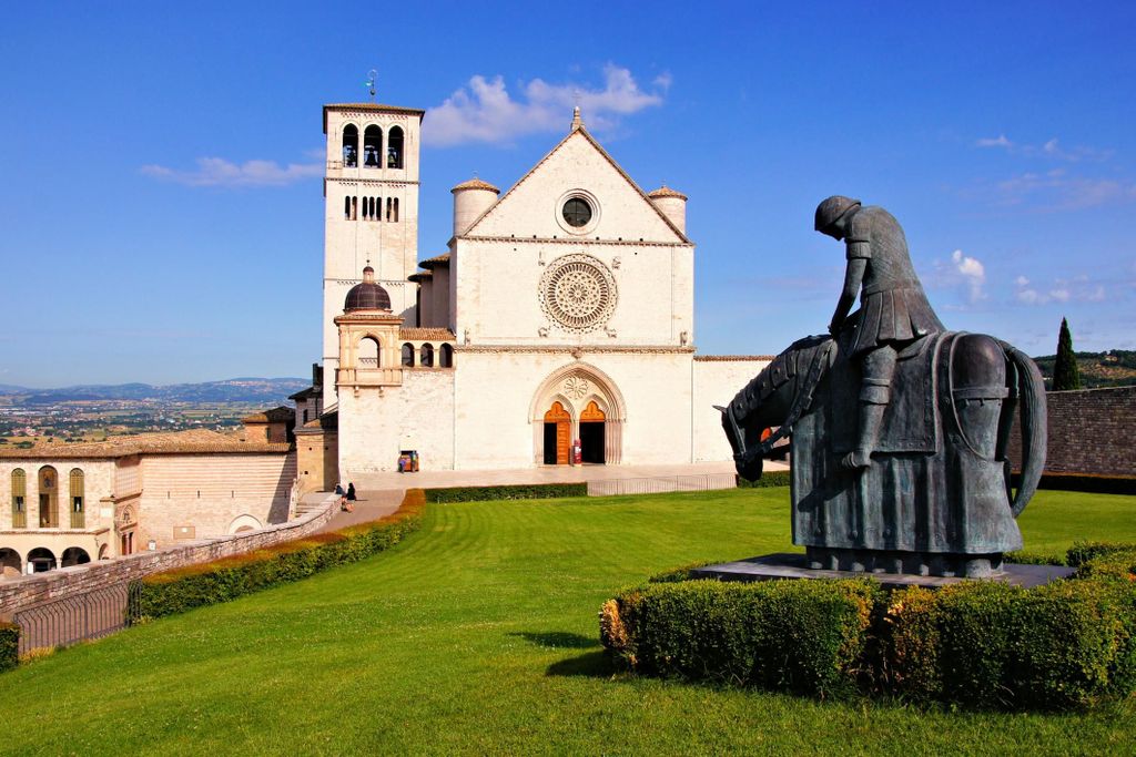 Assisi Private Erkundung: Historische Basiliken & Stadtbummel