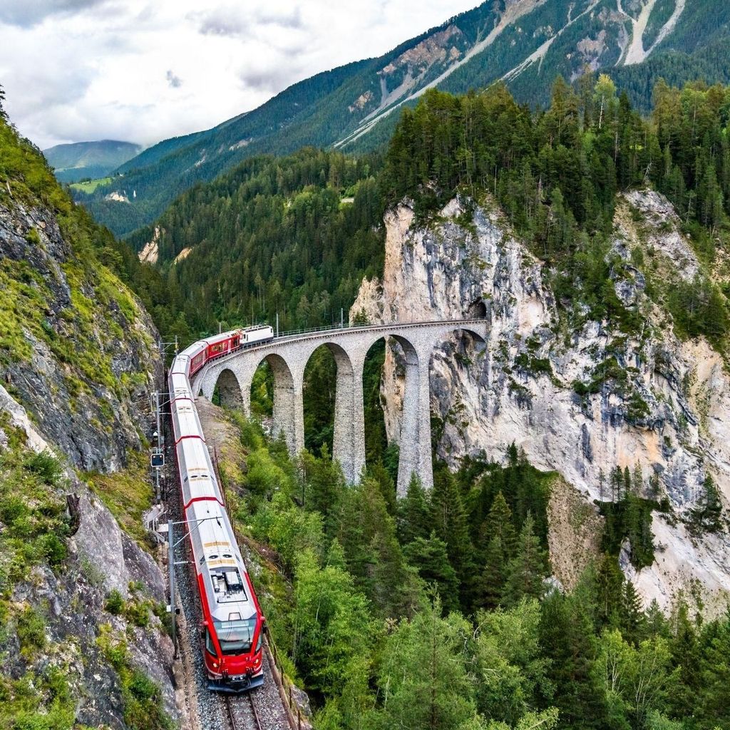 Bernina- und Albula-Rotbahnen