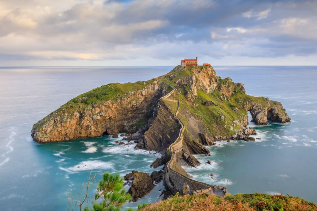 Unsere Tour: Gaztelugatxe & Gernika ab San Sebastián