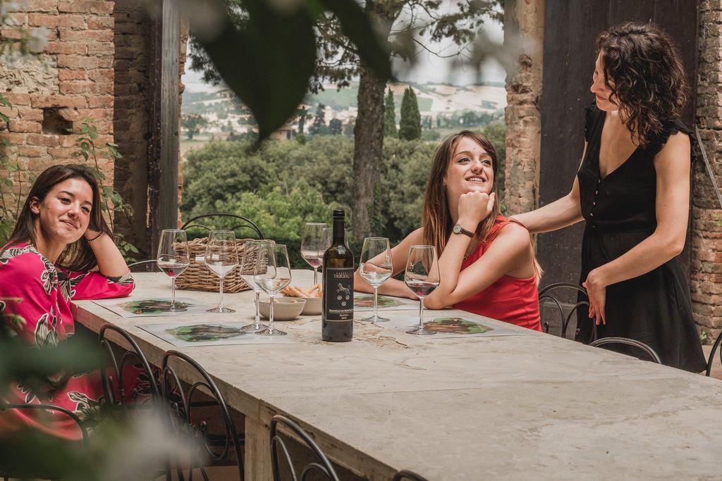 Montalcino: Schloss- und Weinbergstour mit Verkostung