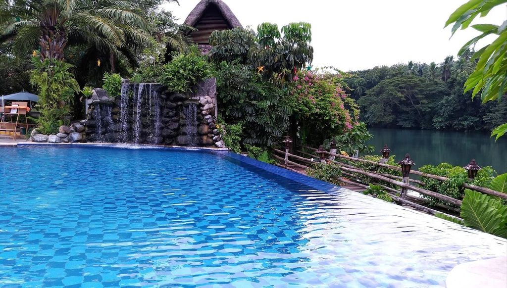 Von Manila aus: Villa Escudero Guided Tour