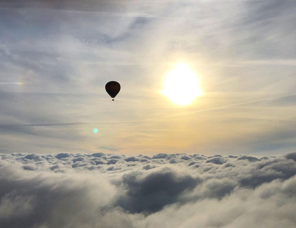 Barcelona: Heißluftballon-Tour in den Vorpyrenäen mit Abholung