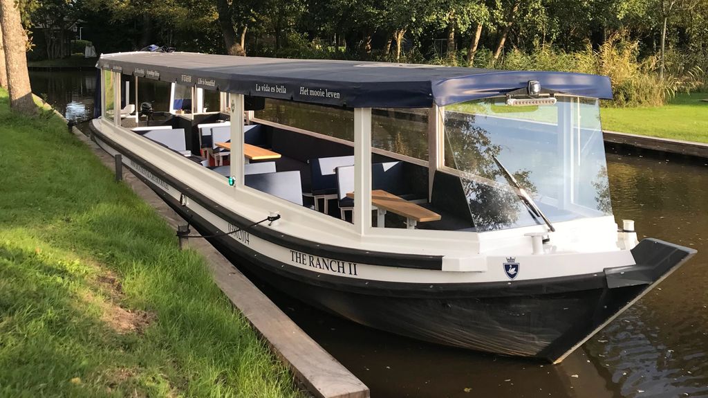 Giethoorn: 1-stündige Dorf- & Sightseeing-Bootsfahrt