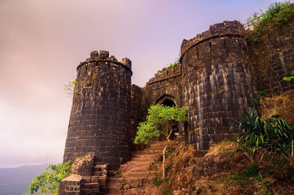 Halbtägige Führung durch das Sinhagad-Fort ab Pune mit Mittagessen