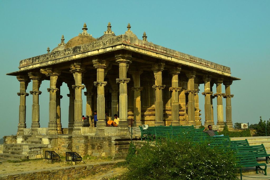 Von Jodhpur: Tour zum Kumbhalgargh Fort und zum Ranakpur-Tempel