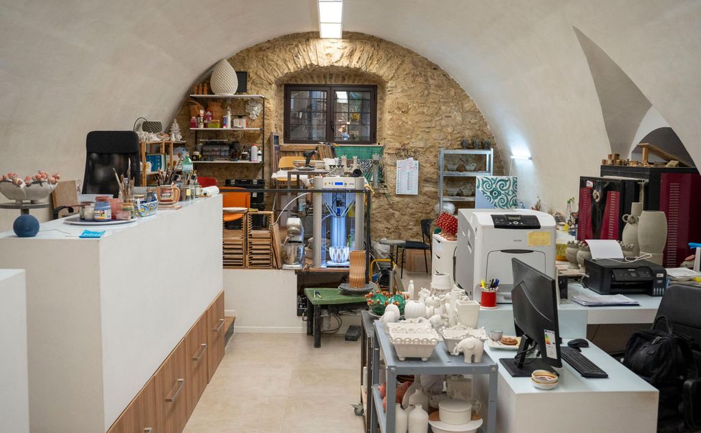 Caltagirone: Wir zeigen dir, wie wir in der Werkstatt arbeiten – bei einem Rundgang durchs Atelier.