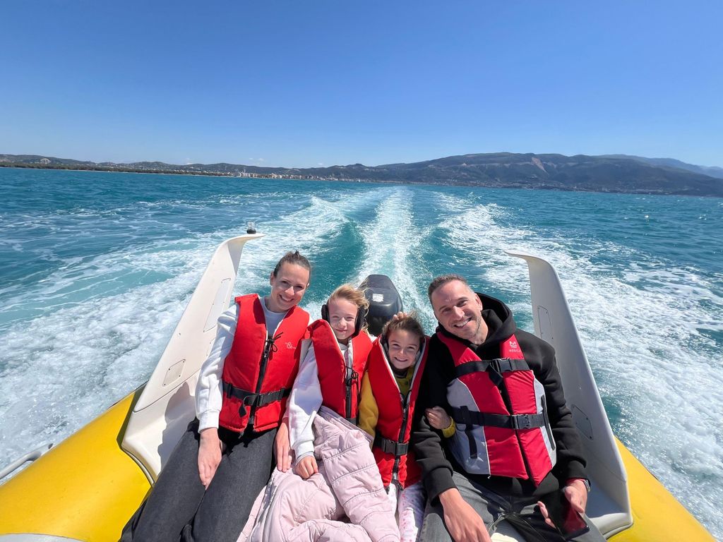 Vlore: Erkunde die Insel Sazan und die Haxhi-Ali-Höhle mit dem Schnellboot