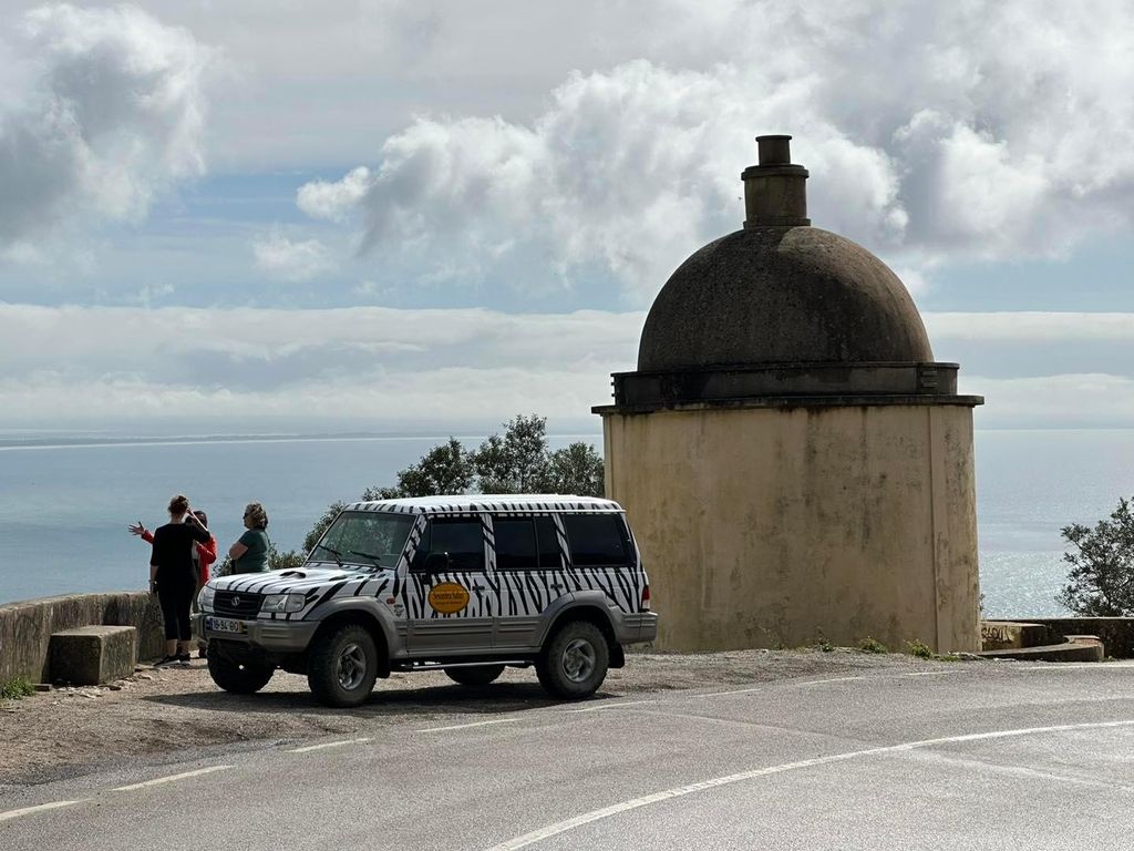 Arrábida - Sesimbra: Jeep Tour und Weinverkostung in Azeitão