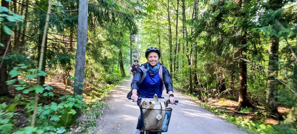 Helsinki: Fahrrad- oder E-Bike-Tour, Barbecue, Sauna, Parks und Wald