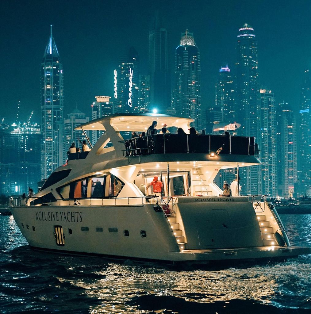 Dubai Hafen: Luxuriöse Yacht-Tour mit Barbecue-Optionen