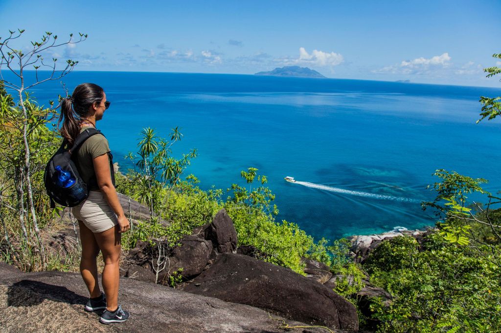 Von Mahe aus: Geführte Wanderung auf dem Naturpfad zum Strand Anse Major