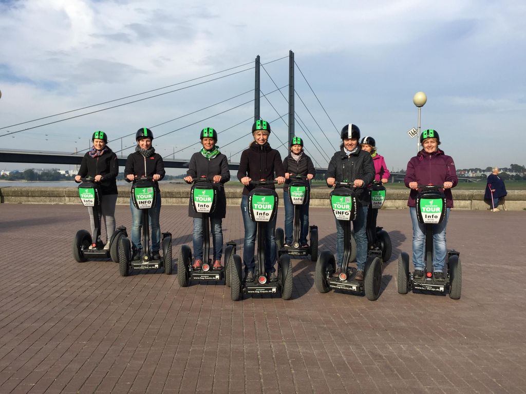 Düsseldorf: 2-stündige Segway-Tour entlang des Rheins