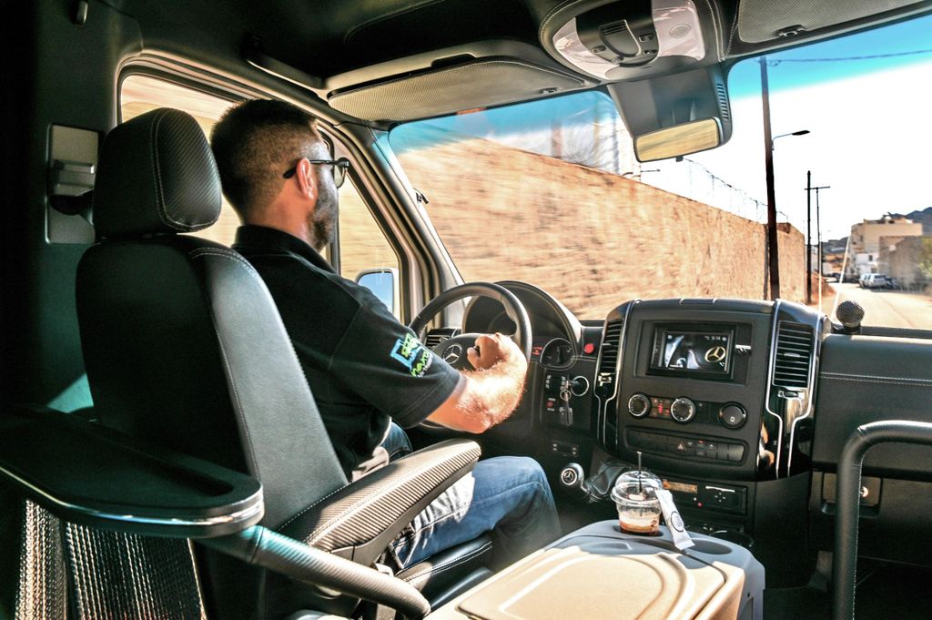 Naxos: Privater Minibus mit erfahrenem Fahrer