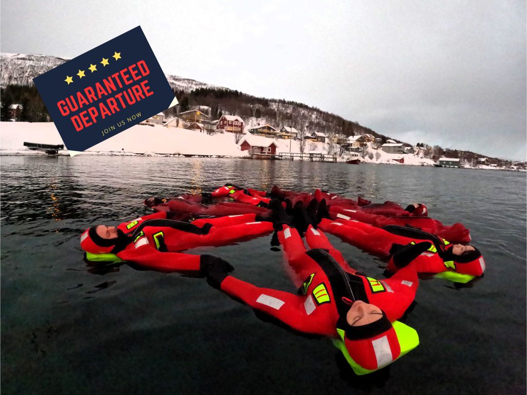 Tromsø: Arktischer Fjord im Überlebensanzug schwimmend