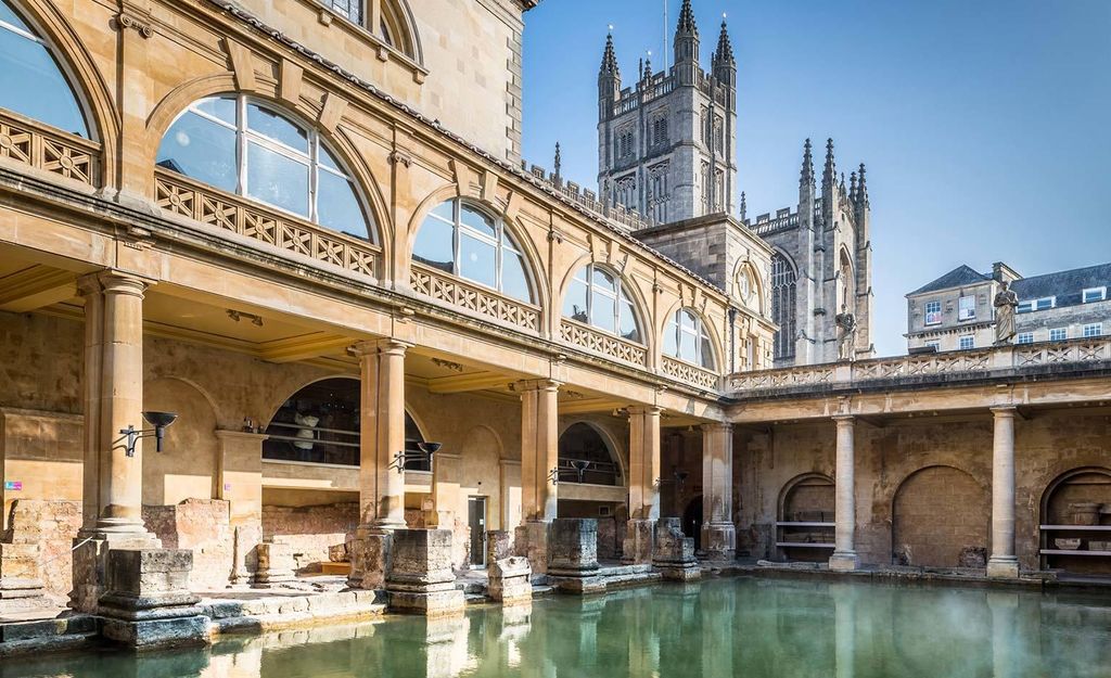 Bath: Private Walking Tour