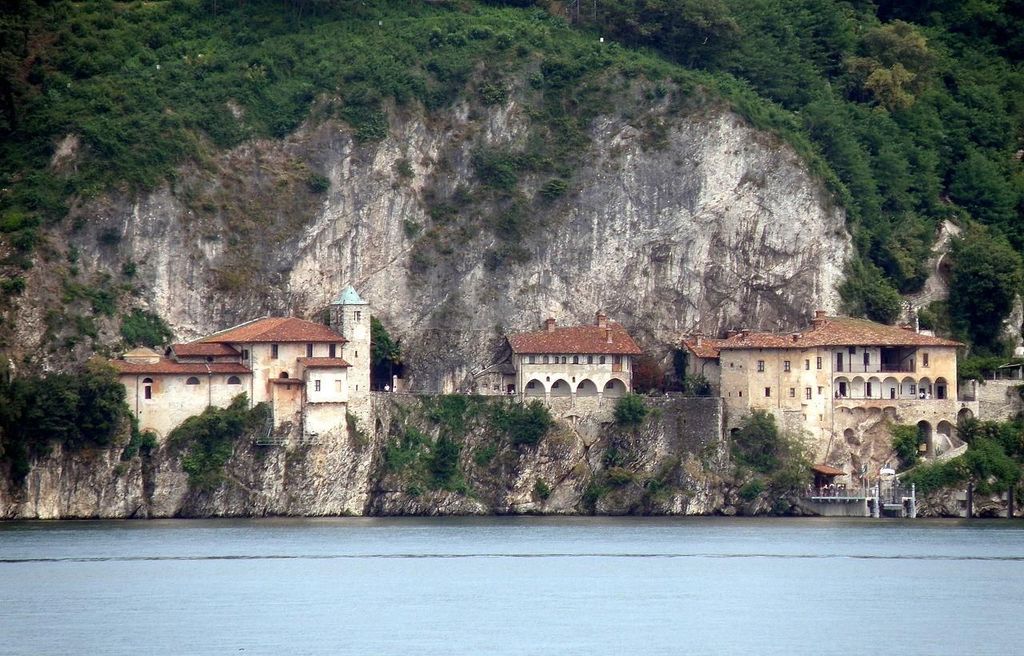 Stresa: Private Kreuzfahrt nach Santa Caterina del Sasso